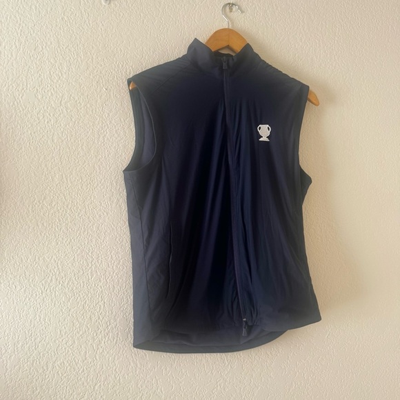 JOHNNIE-O Other - JOHNNIE-O zimmer featherweight performance vest in navy